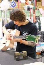 Ken Yokoyama、Gretsch Guitarの132年の歴史において、初の日本人ギタリストのシグネチュア・モデル今秋発売決定!米本国サイトにも登場